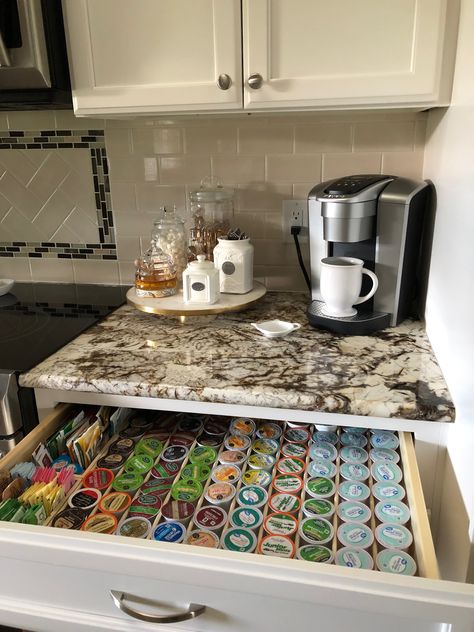 Keurig countertop coffee, tea & hot chocolate station with drawer organizer. Keurig Storage, Coffee Organization Ideas, Keurig Coffee Station, Keurig Machine, Hot Chocolate Station, Chocolate Station, Pod Storage, Coffee Station Kitchen, Coffee Bar Station