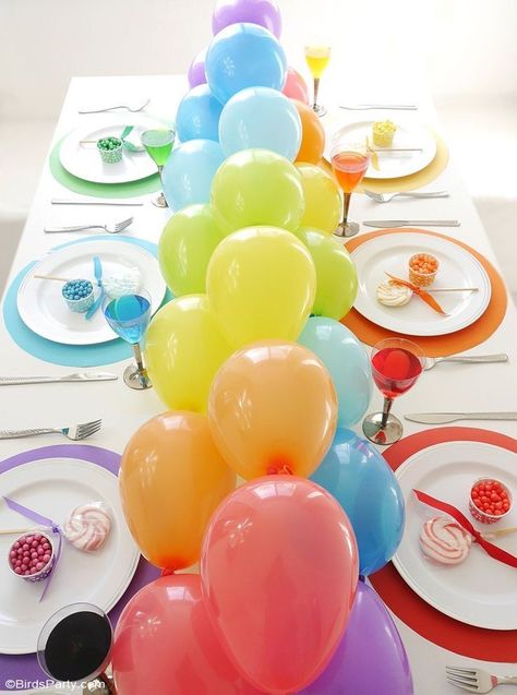 Rainbow Party Shopkins Party Decorations, Dinner Party Tablescapes, 4de Verjaardag, Pearl Balloons, Dinner Party Decorations, Rainbow Parties, Party Tablescapes, Birthday Dinner Party, Diy Balloon