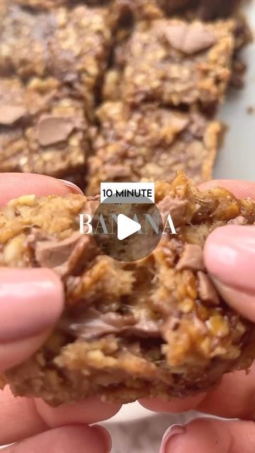 138K views · 3.8K likes | Healthy Recipes🥗🌱🍏 on Instagram: "#oatbars 10 minute healthy easy oat bars
By  @hey_renu 

👉🏽Save recipe 

Here’s my weekly obsession; 6 ingredients oat bars that taste amazing. 

Make a batch ahead of the week for breakfast, pre workout fuel, or a 3pm snack. I highly recommend to double up on the recipe! 

Ingredients:
-2 cups oat
-2 ripen small mashed bananas 
-2 tbsp peanut butter
-1 tbsp vanilla extract 
-2 tbsp maple syrup 
-handful chocolate chips
-1tsp cinnamon (optional) highly recommended 

Method
-In a large bowl, mash the bananas.
-Add the peanut butter, vanilla extract, maple syrup and cinnamon. Mix well.
-Add oats, and chocolate chips and add to a lined small loaf tin.
-Bake for 10 minutes, 180c I like mine soft and gooey, (can bake for longer fo Banana Oat Breakfast Bars, Breakfast Pre Workout, Easy Oat Bars, Oats And Chocolate Chips, Banana Oat Bars, Oats And Chocolate, Peanut Butter Oat Bars, Peanut Butter Oats, Banana Oats