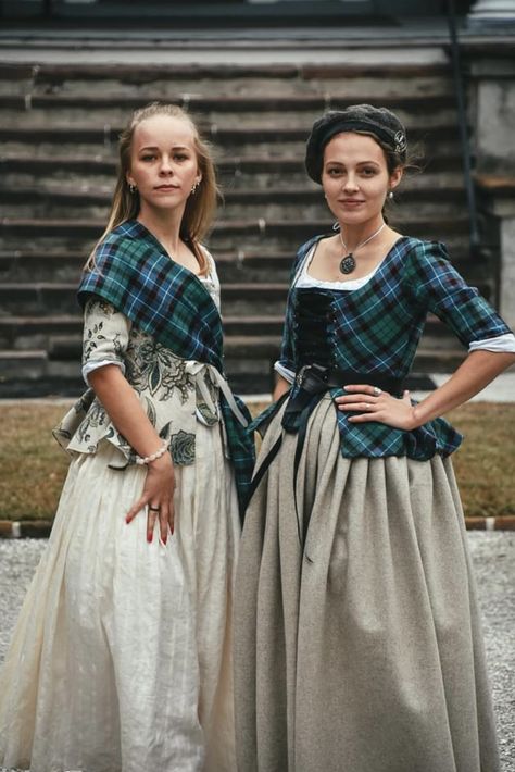 Scottish Dress For Women, Scottish Outfit Women, Scottish Traditional Dress, Traditional Scottish Clothing, Traditional Scottish Dress, Scotland Fashion, English Clothes, Celtic Dress, Scottish Dress