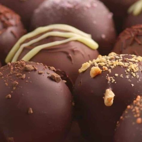 German Gingerbread, Homemade Chocolate Truffles, German Cookies, Cherry Brandy, German Recipes, Truffle Recipe Chocolate, Truffle Recipe, Chocolate Sprinkles, German Chocolate