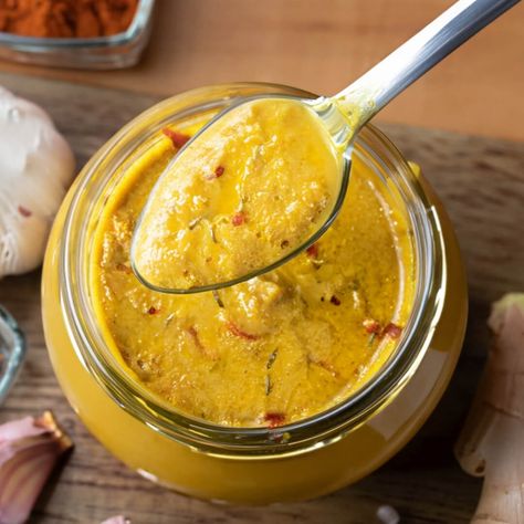 Keto Curry Sauce, Curry Simmer Sauce Recipe, Curry Cream Sauce Recipe, Yellow Curry Sauce, Curry Sauce Recipe, Best Curry, Yellow Curry, Garlic Puree, Curry Dishes