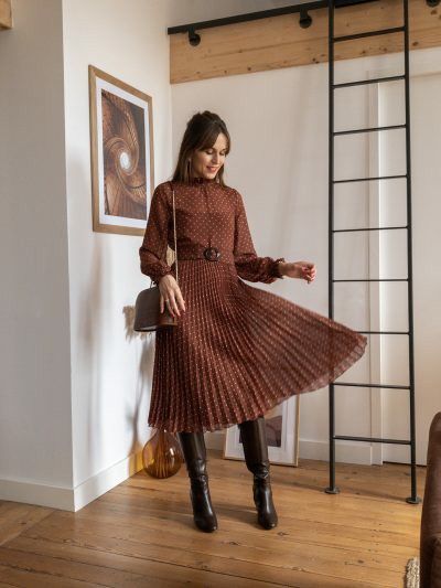 Sezane Boots Outfit, Rebecca Pearson Style, Classic Fall Fashion, Rebecca Pearson, Romantic Style Outfit, Classic Romantic Style, Classic Fall Style, Librarian Style, Hijab Inspiration