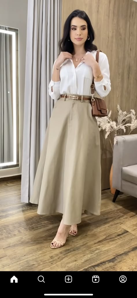 Service Outfits Jw, Modest Classy Outfits, Work Skirt Outfit, Working Girl Style, Pentecostal Fashion, Diy Fashion Scarf, Elegant Outfit Classy, Look Formal, Modest Dresses Casual