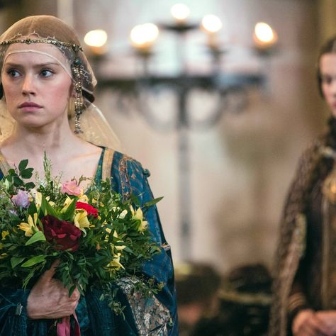 Daisy Ridley Ophelia, Ophelia 2018, Hamlet And Ophelia, George Mackay, Clive Owen, Daisy Ridley, Naomi Watts, Costume Drama, Medieval Dress