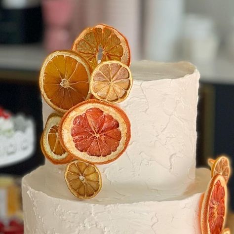 Vita’s Cakery on Instagram: "Nadia’s citrus bridal shower beauty!✨

#cakebossofmacomb #customcakes #cakesofinstagram #buttercreamcake #elegantcakes #supportsmallbusiness #edibleart #fondantcakes #cake #shoplocal #buttercream #cakevideos #cakedecorating #citruscake #citrus #summer #summervibes #bridalshower #wedding #weddingcake #moderncakes #texturedbuttercream #driedfruit" Little Cutie Cake, Cutie Cake, Citrus Cake, Modern Cakes, Elegant Cakes, Cake Videos, Edible Art, Smash Cake, Buttercream Cake