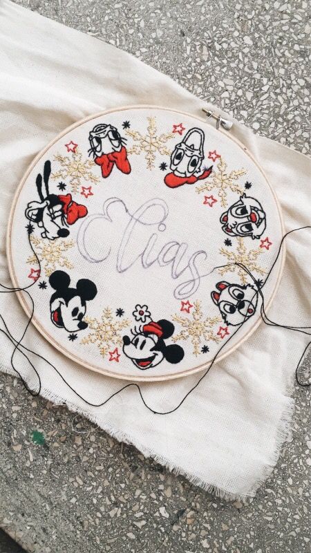 Mickey mouse Mickey Mouse Embroidery Designs, Disney Embroidery Designs Hand, Disney Hand Embroidery Diy, Disneyland Embroidery, Disney Embroidery Patterns, Embroidery Mickey Mouse, Disney Embroidery Designs, Embroidery Step By Step, Mickey Embroidery