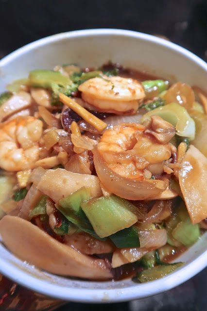 Scrumpdillyicious: Shrimp, Mushroom & Bok Choy Stir-Fry with Ginger Bock Choy Recipes, Shrimp Mushroom, Noodles Stir Fry, Shrimp Stuffed Mushrooms, Mushroom Stir Fry, Low Fat Dinner, Shrimp Stir Fry, Fried Mushrooms, Chicken And Shrimp Recipes