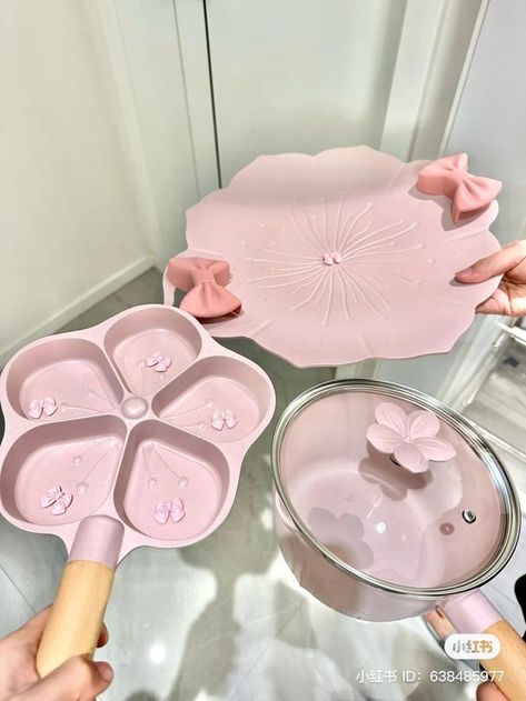 Couleur Rose Pastel, Kitchen Decor Collections, Camera Vintage, Cute Furniture, Pink Lifestyle, Baby Pink Aesthetic, Future Apartment Decor, Pink Life, Cute Bedroom Decor