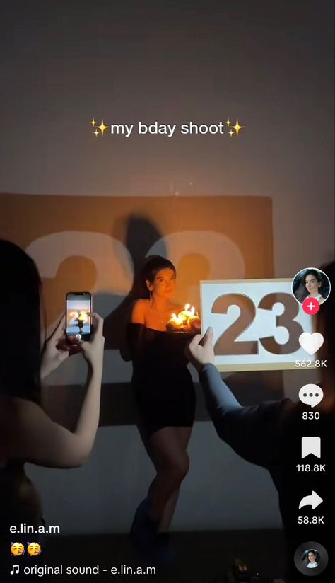 Poses Birthday, Photoshoot Ideas Instagram, 21st Birthday Pictures, Instagram Content Ideas, Ideas Birthday Party, Bts Photoshoot, Birthday Photoshoot Ideas, 25th Birthday Parties, Birthday Shots