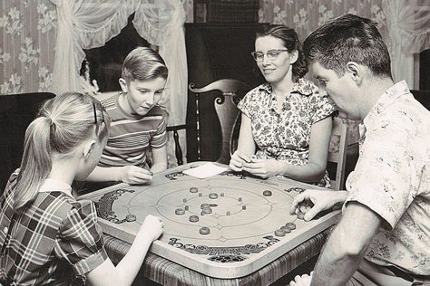 1950s Kids, Family Playing, Trendy Family, A Cinderella Story, Family Game Night, The Good Old Days, Family Games, Game Night, Back In The Day