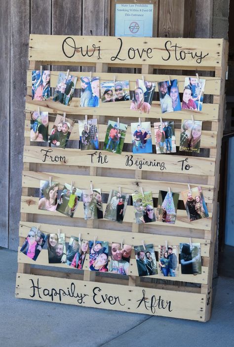 Rustic Wedding Picture Display, Picture Display Ideas For Wedding, Photo Board For Wedding, Rustic Wedding Renewal Ideas, Wedding Photo Pallet, Pallet Wedding Photo Display, Photo Pallet Wedding, Picture Collage For Wedding Reception, Pallet Picture Display Wedding