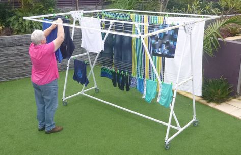 Fulcrum Mobile Clothesline - Actual Use Of Fulcrum Mobile Clothesline Diy Clothesline Outdoor, Portable Clothes Line, Diy Clothes Drying Rack, Pvc Pipe Furniture, Outdoor Clothes Lines, Sweater Drying Rack, Pvc Furniture, Diy Clothes Rack, Pvc Pipe Crafts