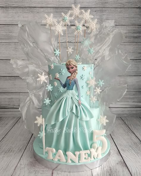 Elsa Frozen Theme Party, Frozen Themed Birthday Party Cake, Frozen Theme Cake Design, Elsa Frozen Cake Birthdays, Elsa Birthday Cake Frozen, Birthday Cake Frozen Theme, Elsa Theme Cake Design, Frozen 4th Birthday Cake, Elsa Birthday Cake Ideas