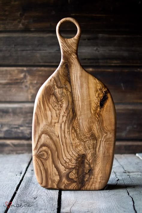 ash wood serving board I Love Nature, Wooden Serving Boards, Wooden Kitchen Utensils, Wood Serving Board, Wooden Chopping Boards, Wooden Projects, Wood Creations, Love Nature, Wooden Table