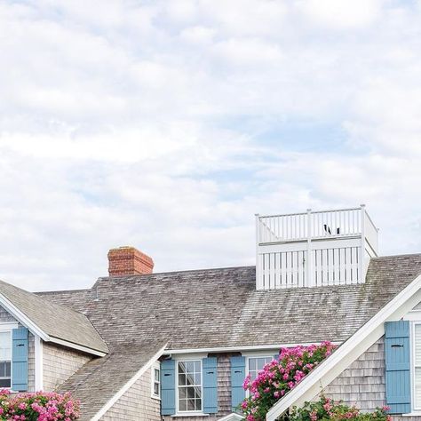 Mackenzie Horan Beuttenmuller on Instagram: "Today’s glamorous itinerary IRL involves a million loads of laundry, errands, one last pre-travel doctor’s appointment for bébé, repacking our suitcases, and then a verrry necessary spray tan 💁🏼‍♀️ so here’s a much more picturesque moment from Nantucket that has nothing to do with any of the above 😝🌸" Travel Doctor, Mackenzie Horan, Spray Tan, Spray Tanning, Nantucket, Suitcases, Spray, In This Moment, Travel