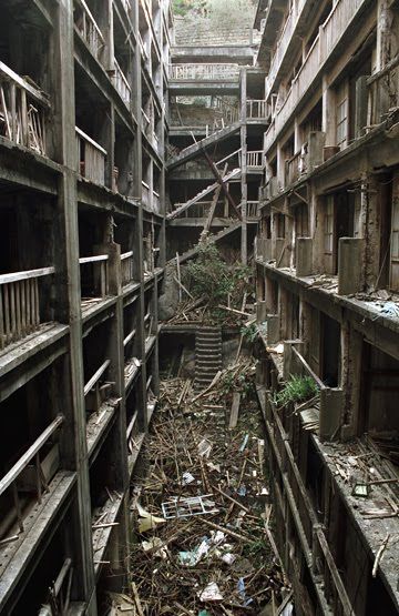 Abandoned city - Hashima Island, Japan. if any of you ever are super bored and have an interest in old, creepy, abandoned places, ive read into this place before. a whole island in japan, jam-packed with people, just abandoned. pictures are creepy and SO cool. sorry for being a nerd :) Abandoned Island, Hashima Island, Japanese Island, Population Density, Abandoned City, Old Abandoned Buildings, Abandoned Cities, Abandoned Property, Mysterious Places