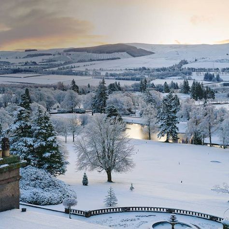 Christmas In Scotland, Garden Winter, October Holidays, Welcome To Christmas, Road Trip Places, English Country Gardens, Fabulous Christmas, Luxury Christmas, Winter Break