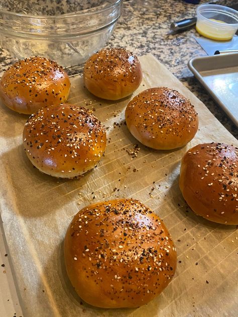 Josh Weissman Recipes, Joshua Weissman Recipes, Joshua Weissman, Savory Breads, Famous Chef, Discard Recipes, Bread Homemade, Savory Bread, Bun Recipe