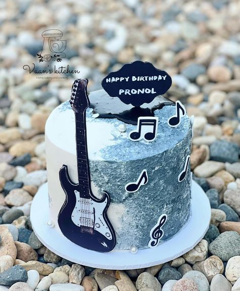 Music Lover Cake 🎶 #birthdqaycakes #cupcakes #buttercreamcakes #fondantcakes #customcakes #handmadetopper #cakedecor #cakedesign #sydneycake #sydneycakes #vaanskitchen #spongecake #musiccake #musiccakes #guitarcake #guitarcakes Cake Music, Lover Cake, Music Cakes, Music Cake, Guitar Cake, Home Baking, Sponge Cake, Buttercream Cake, Fondant Cakes