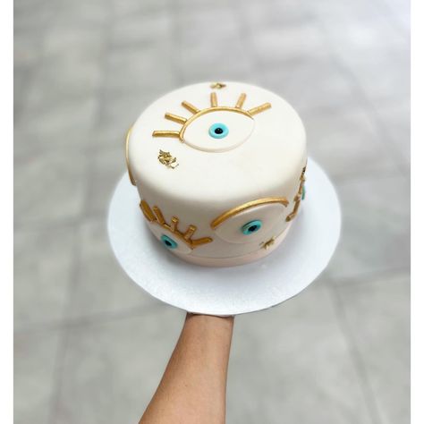 Greek Cake Theme, Evil Eye Cake Design, Evil Eye Cupcakes, Evil Eye Birthday Decoration, Evil Eye Cake Ideas, Greek Cake Design, Greek Birthday Cake, Evil Eye Birthday Party, Evil Eye Cake