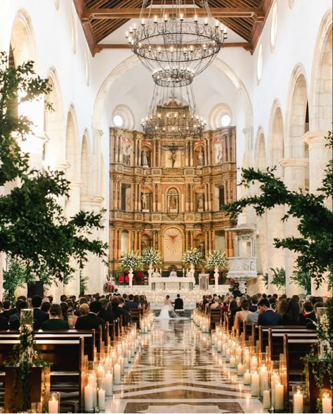 Mexican Cathedral Wedding, Spanish Cathedral Wedding, Italian American Wedding, Mexican Church Wedding, Mexican Cathedral, Spanish Wedding Decor, Mexican Wedding Aesthetic, Catholic Wedding Aesthetic, Wedding In A Church