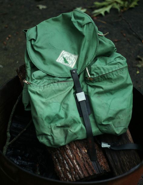 rei backpack Rei Backpack, Backpack Inspiration, Backpack Fabric, Tactical Clothing, Vintage Backpacks, Dresses Casual Winter, Cool Gear, Camping Backpack, Backpack Travel Bag