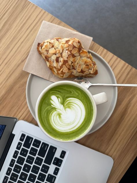 #matcha #croissants #brunch #aesthetic #work #haveaniceday Matcha Croissant, Brunch Aesthetic, Matcha Latte Recipe, Almond Croissant, Cafe Ideas, Coffee Dates, Green Tea Powder, Latte Recipe, Green Tee