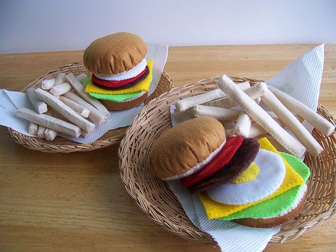 plush foods Felt Food Diy, Felt Food Patterns, Food Play, Felt Play Food, Pretend Food, Toy Food, Felt Food, Play Food, Kids Kitchen