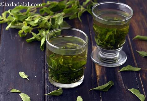 Basil Water, Tulsi Leaves, Tulsi Tea, Indian Drinks, Low Acid Recipes, Basil Recipes, Holy Basil, Alkaline Foods, Early In The Morning