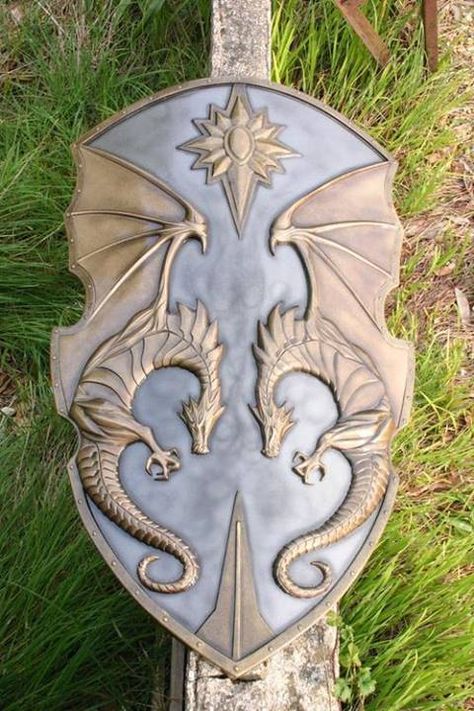 Dragon shield Escudo Viking, Knight Shield, Dragon Shield, Heroic Fantasy, Dragon Knight, Fantasy Armor, Fantasy Dragon, 판타지 �아트, Dragon Art