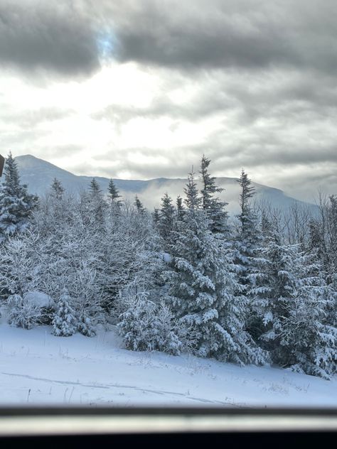 New Hampshire Christmas, New Hampshire Winter, Vermont Winter, Travel 2024, Book Aesthetics, White Mountains, Snowy Day, Live Free, School Project