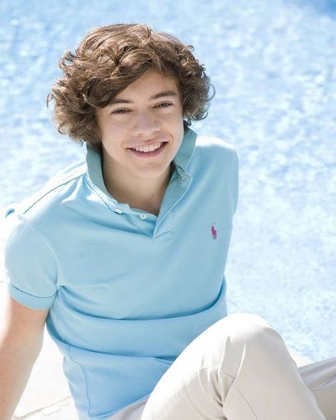 Harry❣️ One Direction 2011, Harry Styles 2011, One Direction Photoshoot, Four One Direction, Harry Styles Photoshoot, Harry Styles Funny, Harry 1d, Harry Styles Imagines, Harry Styles Cute