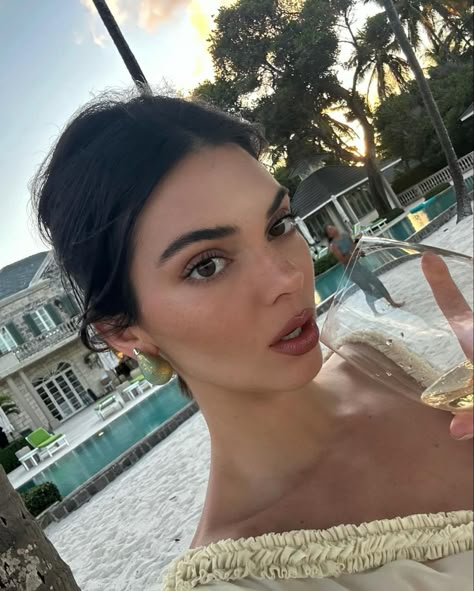 Kendall Jenner Maquillaje, Kendall Jenner Nails, Kendall Jenner Pics, Kendall Jenner Aesthetic, Kendall Jenner Face, Kendall Jenner Icons, Kendall Jenner Makeup, Kloe Kardashian, Jenner Makeup