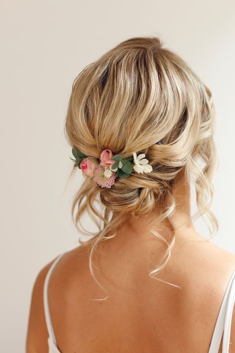 Groom Hair Styles, Short Bridal Hair, Hair Styles For Short Hair, Styles For Short Hair, Boho Bridal Hair, Wedding Hair Up, Hoco Hair Styles, Romantic Wedding Hair, Bridesmaid Hair Makeup