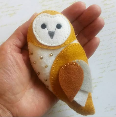 Felt Owl Ornaments Free Pattern, Owl Sewing Patterns Felt, Owl Plush Pattern, Owl Stuffy Pattern, Owl Soft Toy Pattern, Owl Templates, Butterfly Mobile, Butterfly Template, Crafty Christmas