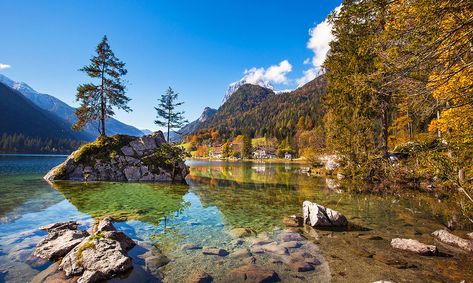 Der Herbst ist die schönste und beste Zeit zum Wandern: Hier finden Sie unsere Tipps für Wanderungen im Herbst in Berchtesgaden Berchtesgaden National Park, Berchtesgaden Germany, Rock Island, Bavaria Germany, Mountaineering, Bavaria, Van Van, National Parks, Germany