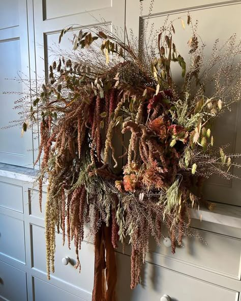 Amaranthus Wreath, Arhaus Decor, Floristry For Beginners, Flower Arrangements Fall, Front Porch Decor Fall, Flower Arrangements Home, Dried Floral Wreaths, Porch Decor Fall, Dried Flowers Diy