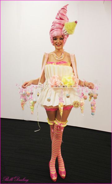 Ice Cream Costume, Diy Karneval, Anything But Clothes, Cake Costume, Cupcake Costume, Candy Costumes, Diy Kostüm, Cupcake Dress, Candy Girl