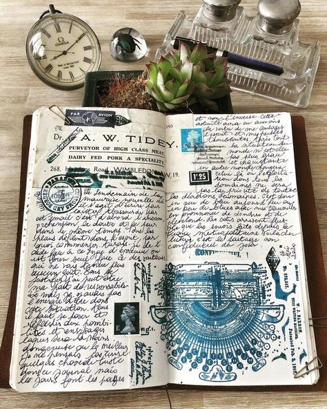 Travelers Journal Ideas, Travel Journal Layout, Explorer Journal Aesthetic, Museum Journal, Diary Journal Aesthetic, Traveller Journal, Vintage Sketchbook, Travellers Notebook Inspiration, Travelers Notebook Art Journal