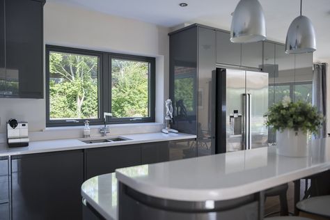 Anthracite Windows, Anthracite Grey Windows, Anthracite Kitchen, Luxury Windows, Grey Windows, British Home, Modern Properties, Bow Window, Timber Windows