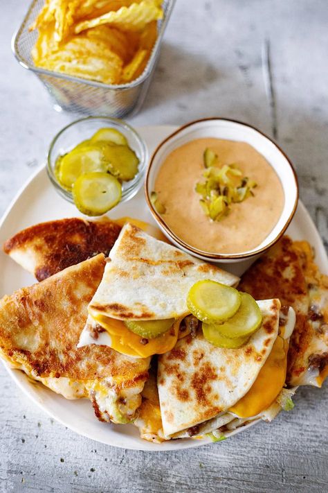 Big Mac Quesadillas Big Mac Quesadilla, Secret Sauce Recipe, Healthy Ground Beef Recipes, Big Mac Sauce, Easy Ground Beef Recipes, Mac Sauce, Recipes For The Whole Family, Healthy Ground Beef, Easy Ground Beef