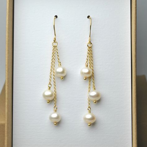 Gemstone Jewelry Aesthetic, Classic Handmade Jewelry, Pearl Beaded Earrings, Diy Pearl Earrings, Pearl Earrings Designs, Anting Manik, Pearl Earrings Handmade, Real Pearl Earrings, Freshwater Pearl Drop Earrings