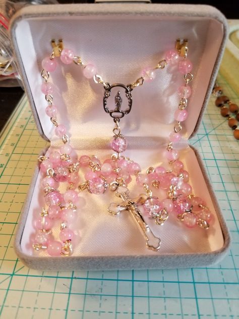 Sweet 15 Party Ideas Quinceanera, Sweet 15 Party Ideas, Quinceanera Jewelry, Rosary Jewelry, Quince Decorations, Bead Rosary, Catholic Decor, Praying The Rosary, The Rosary