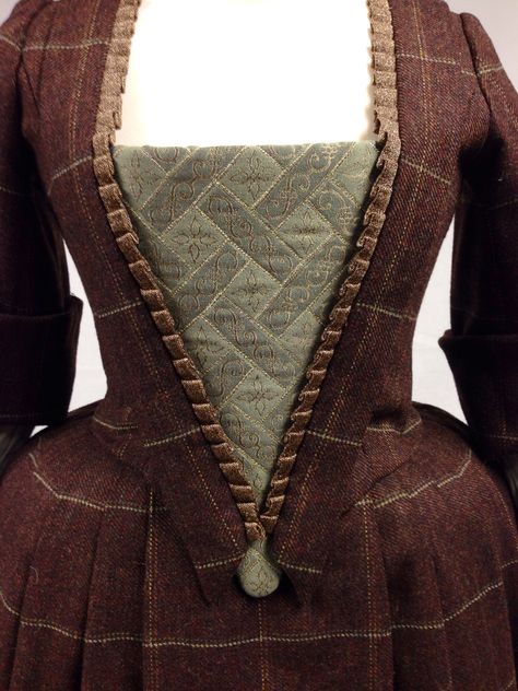 Outlander - Lettitia Outlander Fashion, 1740s Fashion, Jamie Alexander, Terry Dresbach, Outlander Costumes, Scottish Clothing, Outlander Quotes, 18th Century Dress, 18th Century Costume