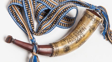 Late Colonial Powder Horn – Mark Elliott Horn Ideas, Mountain Men, Powder Horn, American Frontier, Bone Horn, Seed Bead Patterns, Bead Loom Patterns, Bead Loom, Mountain Man