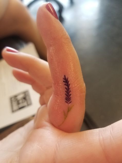 Marissa's Lavender Sprig Finger Tattoo Lavender Finger Tattoo, Lavender Menace Tattoo, Rosemary Tattoo, Tattoo Leggings, Tattoo Modern, Lavender Tattoo, Finger Tattoo Designs, Finger Tattoo For Women, Flower Tattoo Back