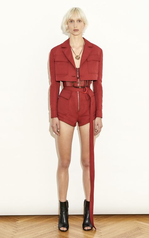 Roberto Cavalli Resort 2019 Woman In Red, Winter Trends, Looks Chic, Short Suit, 가을 패션, Fashion Show Collection, White Wall, Stage Outfits, Inspiration Mode