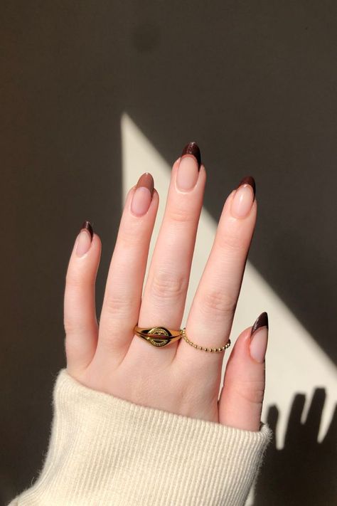 Nail Inspiration Brown, Autumn Nails Brown, Hot Chocolate Nails, Latte Nails, Ladybug Nail Art, Chocolate Nails, Accent Nail Art, Ladybug Nails, Neutral Nail Art