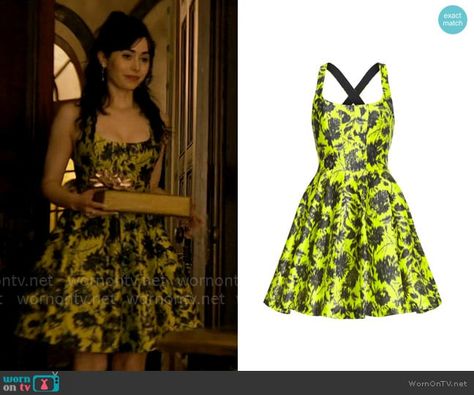 Sofia’s yellow floral flared dress on The Penguin.  Outfit Details: https://wornontv.net/469332/ Sofia Falcone Outfits, Penguin Outfit, Floral Flared Dress, Sofia Falcone, Cristin Milioti, Lilly Singh, Fun Clothes, Tv Fashion, The Penguin